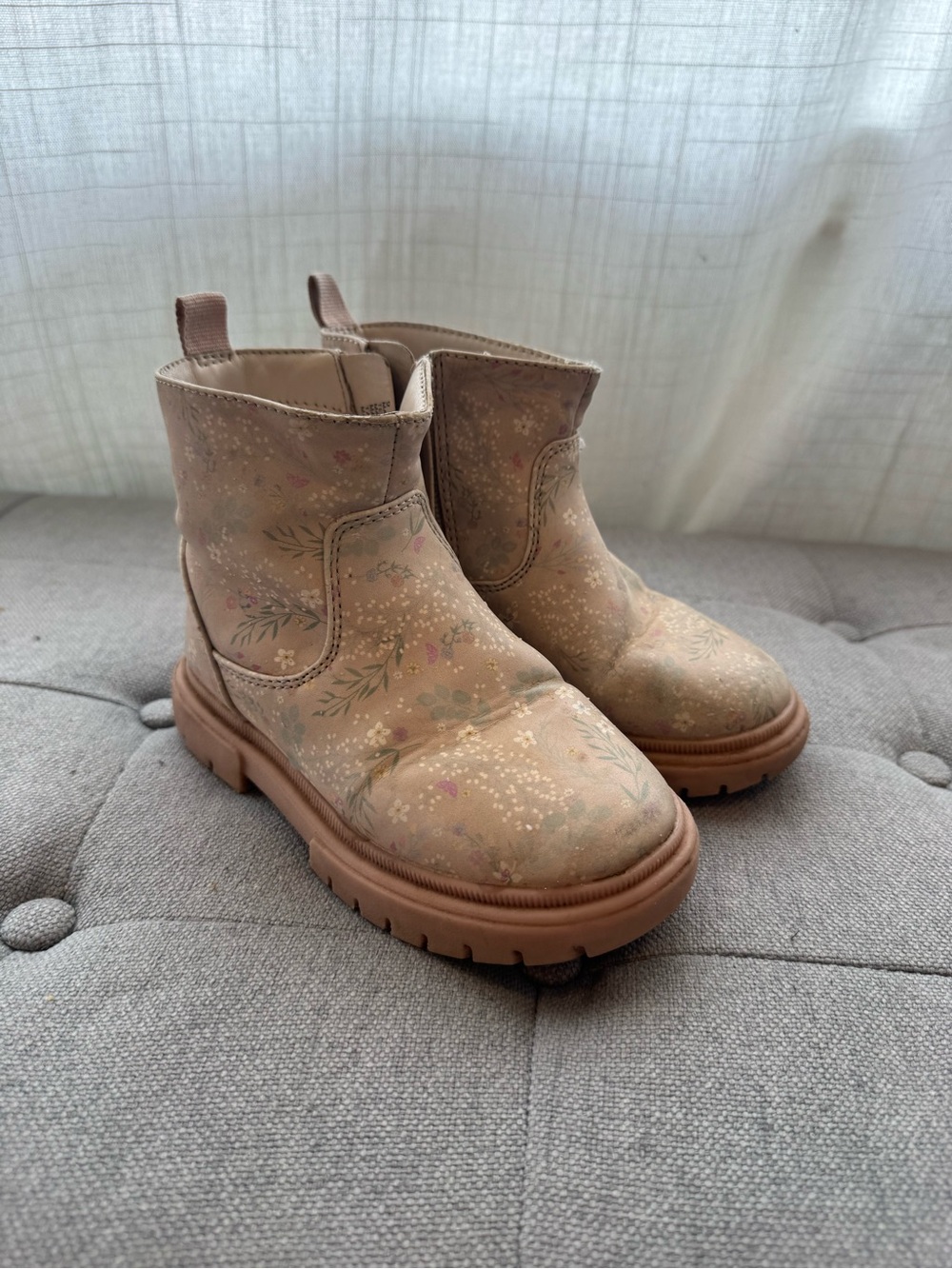 Cat & Jack Girls Tan Floral Pull-On Boots